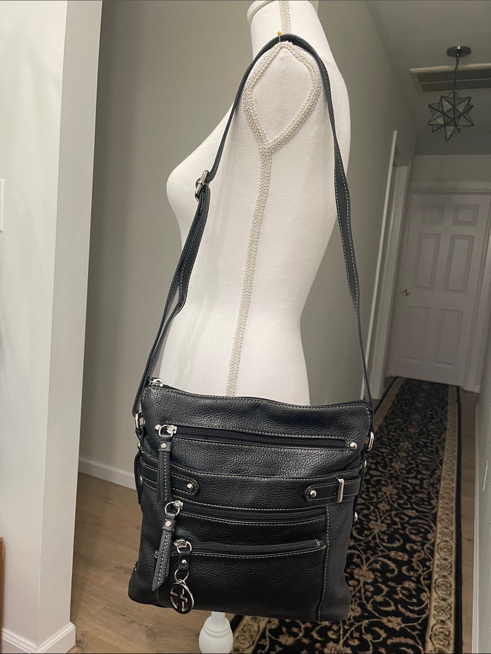Giani Bernini Black Pebbled Leather Multi-Pocket Crossbody Bag Organizer - Picture 6 of 16